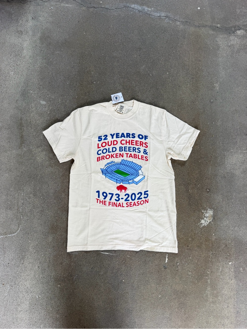 NWT Totally Buffalo Store Buffalo Bills TShirt Farewell Season Cream Size Medium